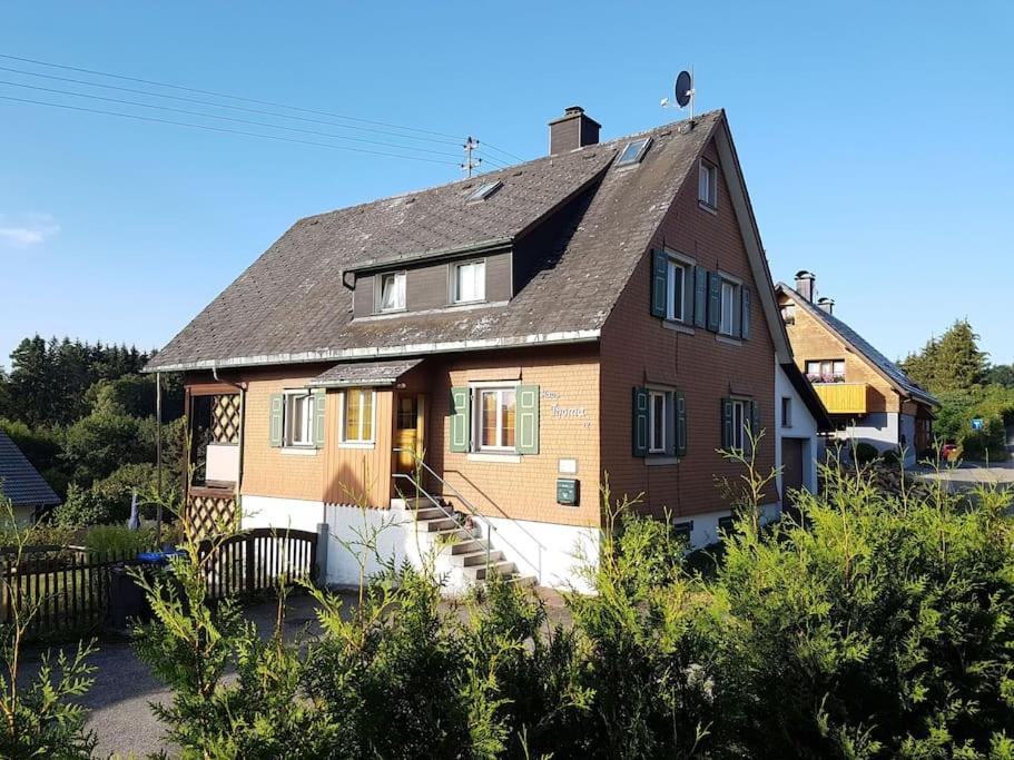 Idyllische Kleine Ferienwohnung Im Schwarzwald Friedenweiler ภายนอก รูปภาพ